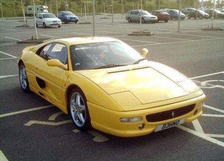 Những kiểu đậu xe khó thông cảm - 2