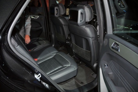 Điểm nét mới trên Mercedes M-Class phiên bản 2012 - 4 Điểm nét mới trên Mercedes M-Class phiên bản 2012 - 4