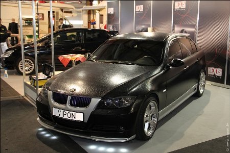 Xe BMW 318i bọc “da cá sấu” - 1 Xe BMW 318i bọc “da cá sấu” - 1