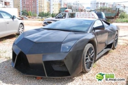 Cảnh sát bắt phạt xe “nhái” Lamborghini Aventador - 1 Cảnh sát bắt phạt xe “nhái” Lamborghini Aventador - 1