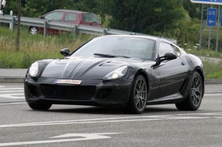 Mẫu xe kế nhiệm Ferrari 599 trên đường chạy thử - 2 Mẫu xe kế nhiệm Ferrari 599 trên đường chạy thử - 2