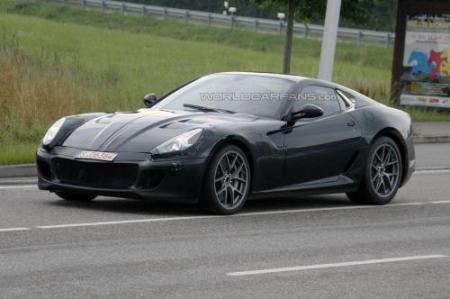 Mẫu xe kế nhiệm Ferrari 599 trên đường chạy thử - 3 Mẫu xe kế nhiệm Ferrari 599 trên đường chạy thử - 3