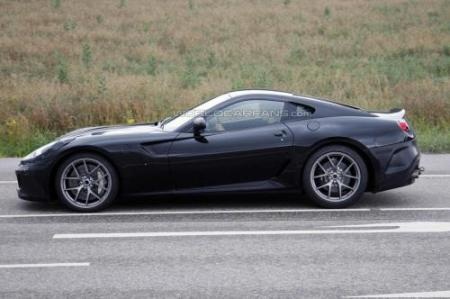 Mẫu xe kế nhiệm Ferrari 599 trên đường chạy thử - 4 Mẫu xe kế nhiệm Ferrari 599 trên đường chạy thử - 4