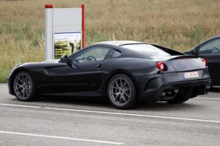 Mẫu xe kế nhiệm Ferrari 599 trên đường chạy thử - 5 Mẫu xe kế nhiệm Ferrari 599 trên đường chạy thử - 5
