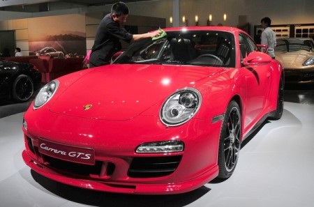 “Biến” xe sang thành xe nông trại để gian lận phí bảo hiểm - 1 “Biến” xe sang thành xe nông trại để gian lận phí bảo hiểm - 1