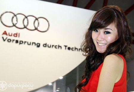 Dàn người đẹp tại Triển lãm ô tô Indonesia  - 14