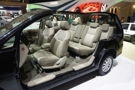 Diện kiến Toyota Innova 2012 - 17