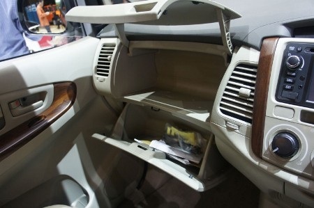 Diện kiến Toyota Innova 2012 - 9