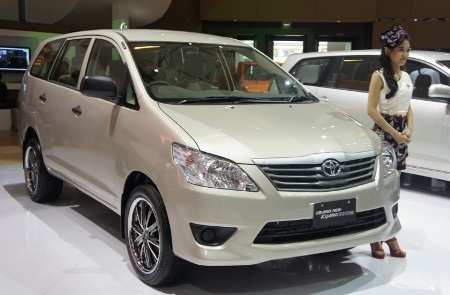 Diện kiến Toyota Innova 2012 - 3