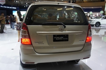 Diện kiến Toyota Innova 2012 - 2