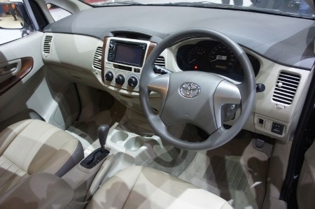 Diện kiến Toyota Innova 2012 - 10