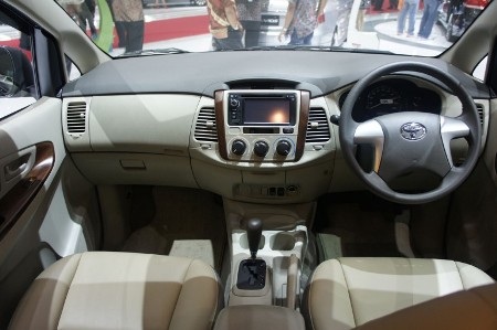 Diện kiến Toyota Innova 2012 - 6