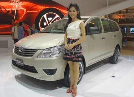Diện kiến Toyota Innova 2012 - 1