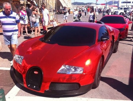 Siêu xe Bugatti Veyron trong sắc đỏ chói loà - 3