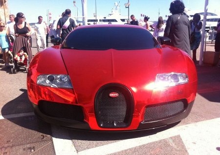 Siêu xe Bugatti Veyron trong sắc đỏ chói loà - 4