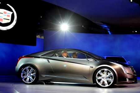 GM sản xuất xe Cadillac Converj chạy điện - 2