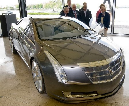 GM sản xuất xe Cadillac Converj chạy điện - 1