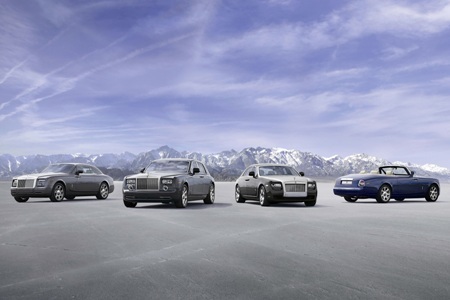 Đón năm Thìn, Rolls-Royce làm xe khảm hình rồng  - 1