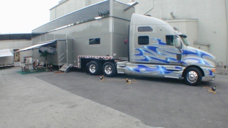 Choáng ngợp với xe triệu đô của diễn viên Hollywood   - 4