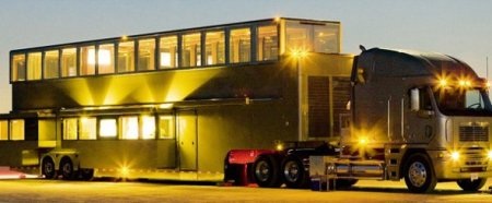 Choáng ngợp với xe triệu đô của diễn viên Hollywood   - 2