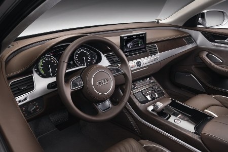 Audi A8 hybrid - Sang và “sạch” - 7 Audi A8 hybrid - Sang và “sạch” - 7