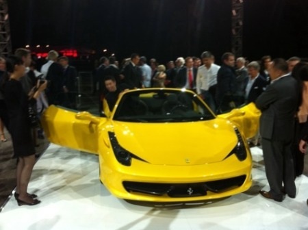 Siêu xe Ferrari 458 Italia Spider lần đầu ra mắt - 1 Siêu xe Ferrari 458 Italia Spider lần đầu ra mắt - 1