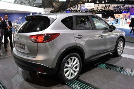 Mazda CX-5 bất lợi về giá  - 16