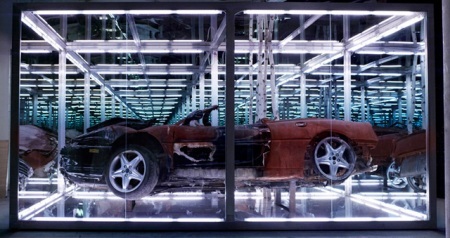 Đốt siêu xe Ferrari để làm nghệ thuật - 7 Đốt siêu xe Ferrari để làm nghệ thuật - 7