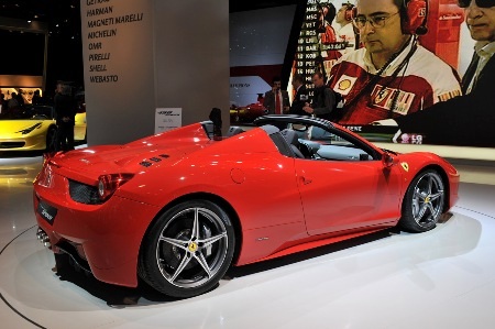 Ferrari 458 Spider - Chiếc xe mui trần mơ ước - 23 Ferrari 458 Spider - Chiếc xe mui trần mơ ước - 23