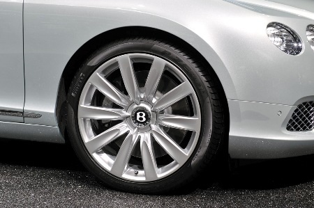 Bentley Continental GTC thổi luồng gió mới - 5 Bentley Continental GTC thổi luồng gió mới - 5