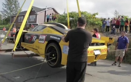 Cập nhật hình ảnh siêu xe 1,5 triệu USD lao xuống biển - 12