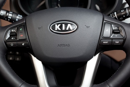 Kia Rio có thêm bản 3 cửa - 8