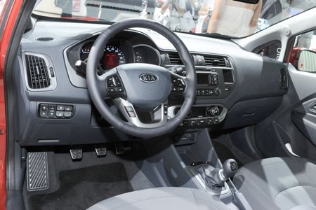 Kia Rio có thêm bản 3 cửa - 6