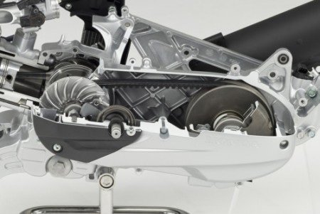 Honda chuẩn bị giới thiệu động cơ xe ga mới - 1