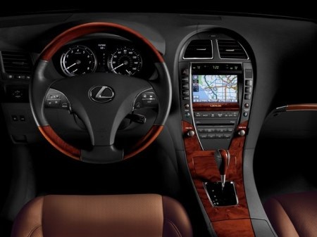 Lexus trang bị đặc biệt cho LS 460, ES 350 và CT 200h - 9 Lexus trang bị đặc biệt cho LS 460, ES 350 và CT 200h - 9