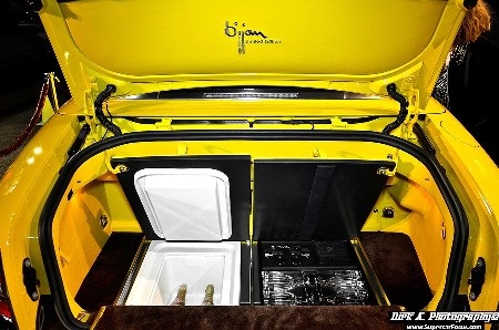 Chiêm ngưỡng chiếc Rolls-Royce vàng “đỏm dáng” - 15 Chiêm ngưỡng chiếc Rolls-Royce vàng “đỏm dáng” - 15