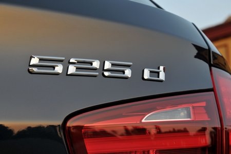 BMW bổ sung động cơ tăng áp cho dòng 5 Series  - 10