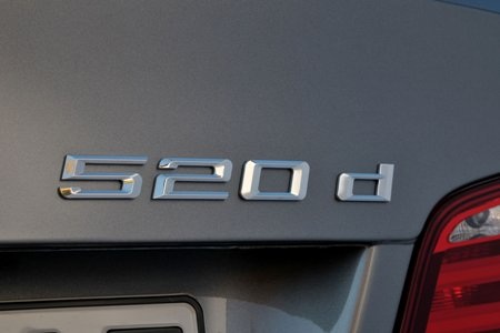 BMW bổ sung động cơ tăng áp cho dòng 5 Series  - 3