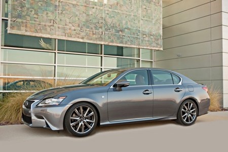 Lexus GS 350 thể thao hơn với gói nâng cấp F-Sport - 19 Lexus GS 350 thể thao hơn với gói nâng cấp F-Sport - 19