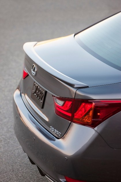 Lexus GS 350 thể thao hơn với gói nâng cấp F-Sport - 6 Lexus GS 350 thể thao hơn với gói nâng cấp F-Sport - 6