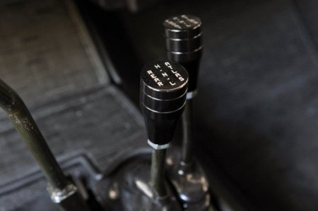 Icon Bronco - Đơn giản và thô ráp - 13