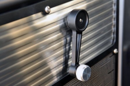 Icon Bronco - Đơn giản và thô ráp - 12