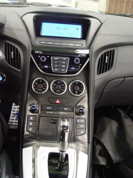 Tiếp tục hé lộ hình ảnh xe Genesis Coupe phiên bản mới - 4 Tiếp tục hé lộ hình ảnh xe Genesis Coupe phiên bản mới - 4