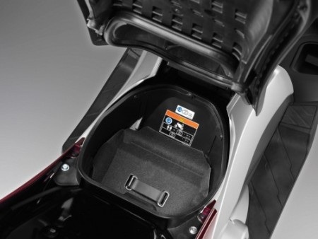 Honda ra mắt xe tay ga “khủng” - 15 Honda ra mắt xe tay ga “khủng” - 15