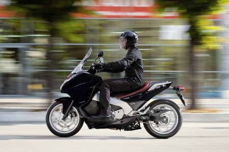 Honda ra mắt xe tay ga “khủng” - 19 Honda ra mắt xe tay ga “khủng” - 19