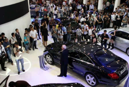 Khai mạc triển lãm ô tô lớn nhất Việt Nam - 1 Khai mạc triển lãm ô tô lớn nhất Việt Nam - 1