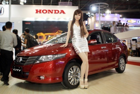 Khai mạc triển lãm ô tô lớn nhất Việt Nam - 3 Khai mạc triển lãm ô tô lớn nhất Việt Nam - 3