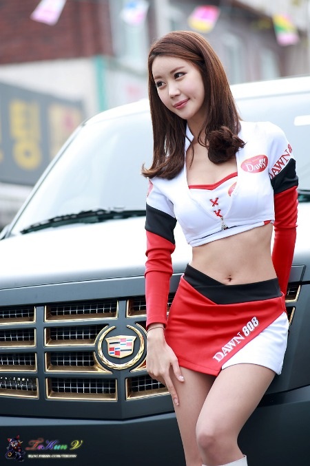 Người đẹp và xe xuống phố - 7