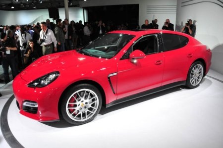 Porsche Panamera GTS - Nhanh hơn, mạnh hơn - 18