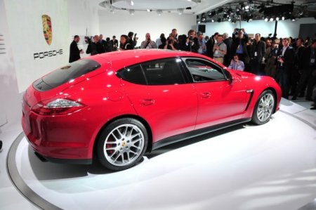 Porsche Panamera GTS - Nhanh hơn, mạnh hơn - 22